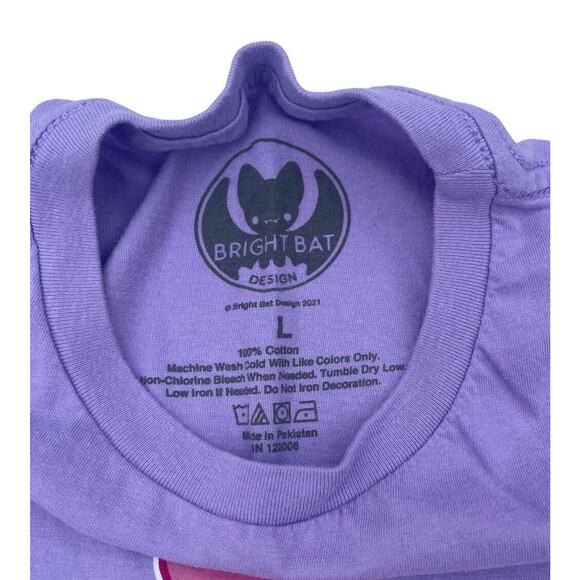 Bright Bat Design Purple Pink Cute Mothman T-shirt Size Large - Picture 3 of 4